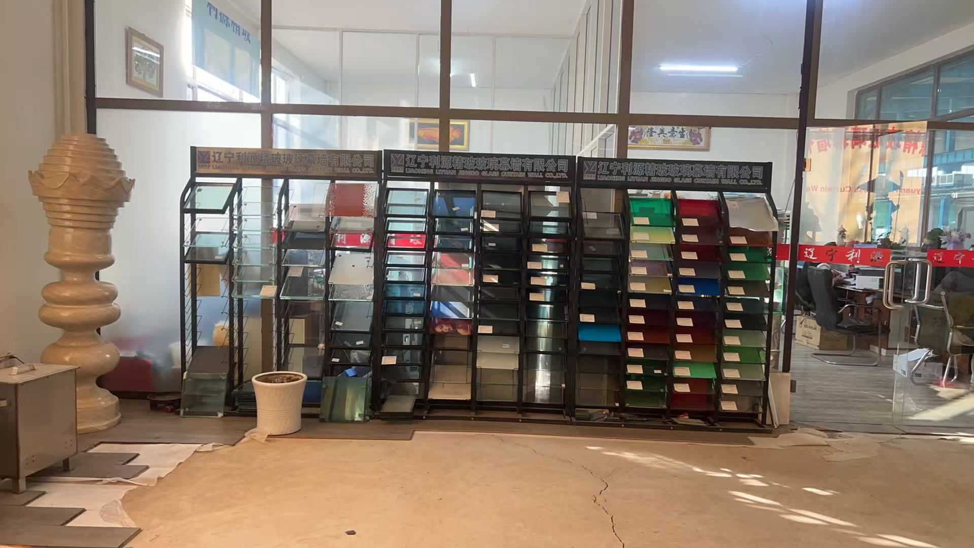 郴州市工程玻璃批量采购钢化玻璃 - 方案